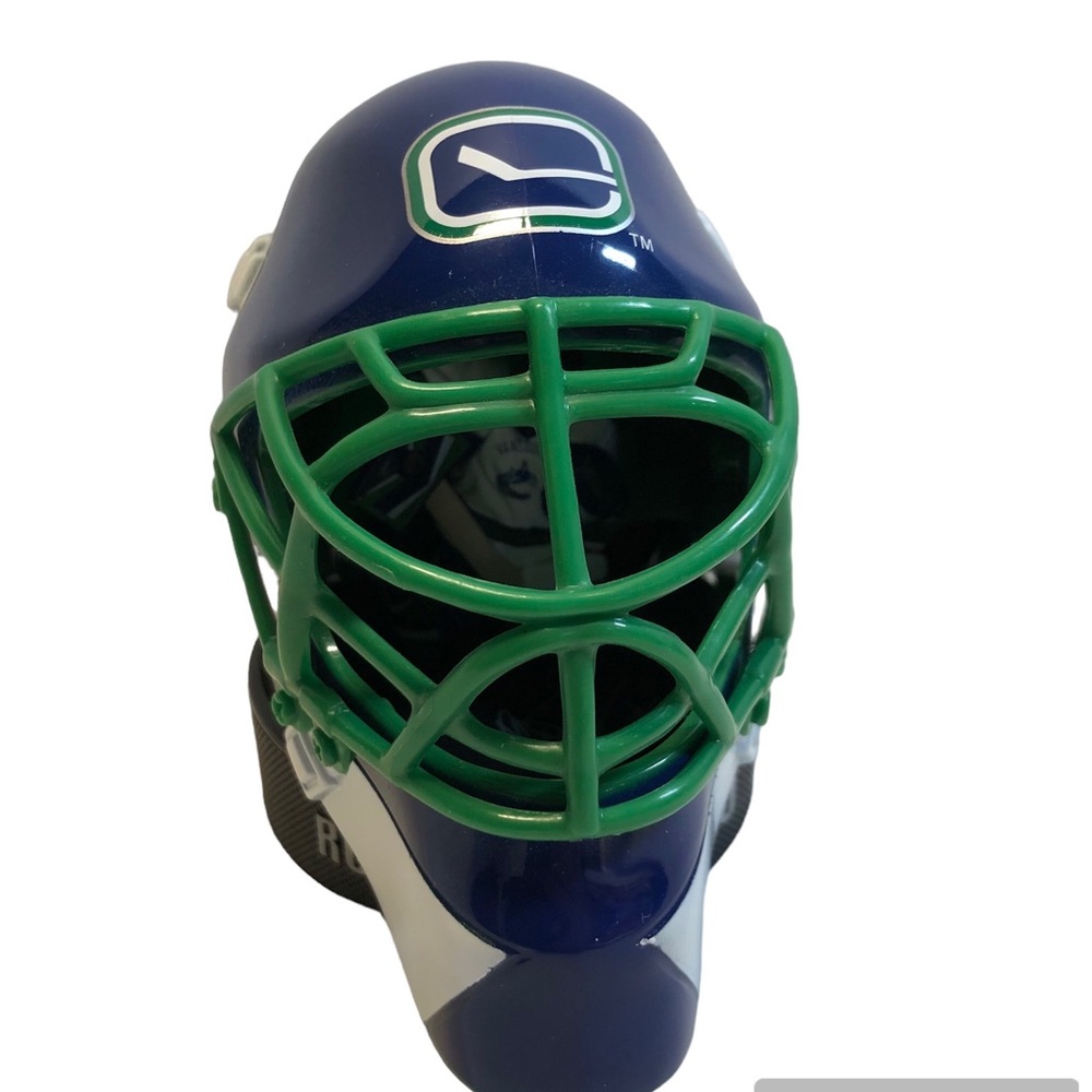 McDonalds 2009 NHL Goalie Mask Roberto LUONGO VANCOUVER Canuks MINI HELMET, FIG